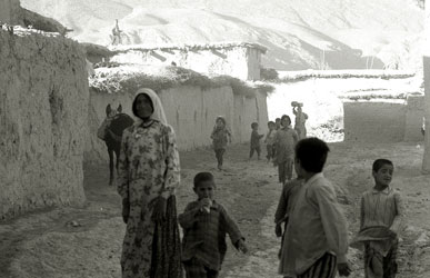 集落の子供たち