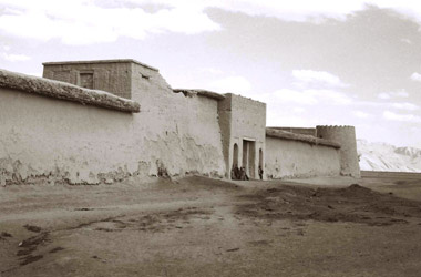 ガルエの出入口（大野盛雄撮影）の画像