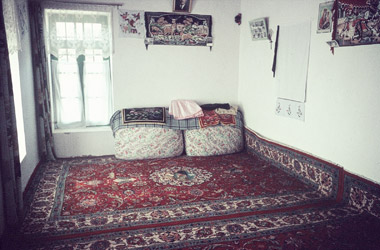 ポレノウ村の一農家の室内の画像