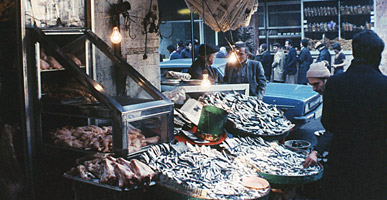 新市街の市場通り