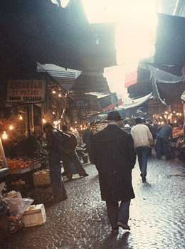 新市街の市場通り