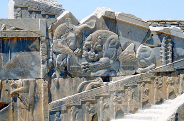 ペルセポリスの遺跡にあるレリーフの画像