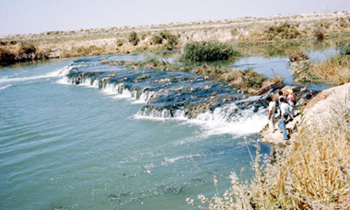 ハサナバード堰　かなり壊れているが堰として機能していた。の画像