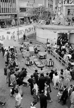 浅草楽天地 1954